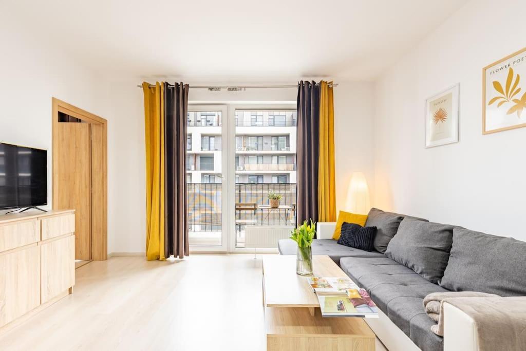 Cityscape Oasis: Active Studio Heaven براتسيلافا المظهر الخارجي الصورة