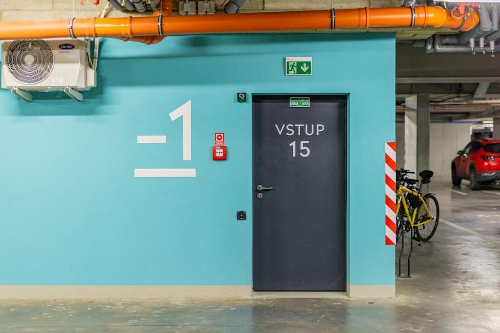 Cityscape Oasis: Active Studio Heaven براتسيلافا المظهر الخارجي الصورة