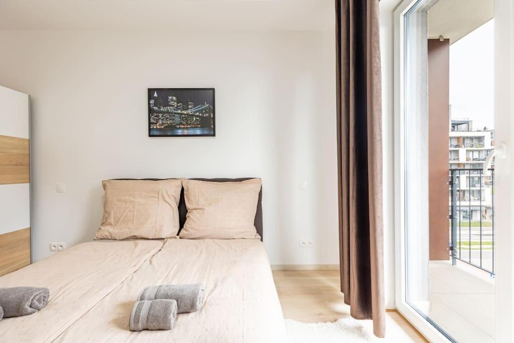 Cityscape Oasis: Active Studio Heaven براتسيلافا المظهر الخارجي الصورة