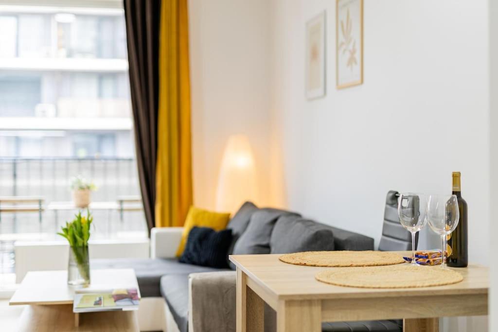 Cityscape Oasis: Active Studio Heaven براتسيلافا المظهر الخارجي الصورة