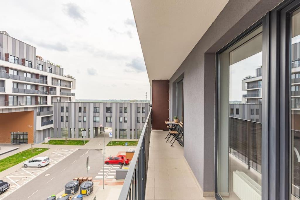 Cityscape Oasis: Active Studio Heaven براتسيلافا المظهر الخارجي الصورة