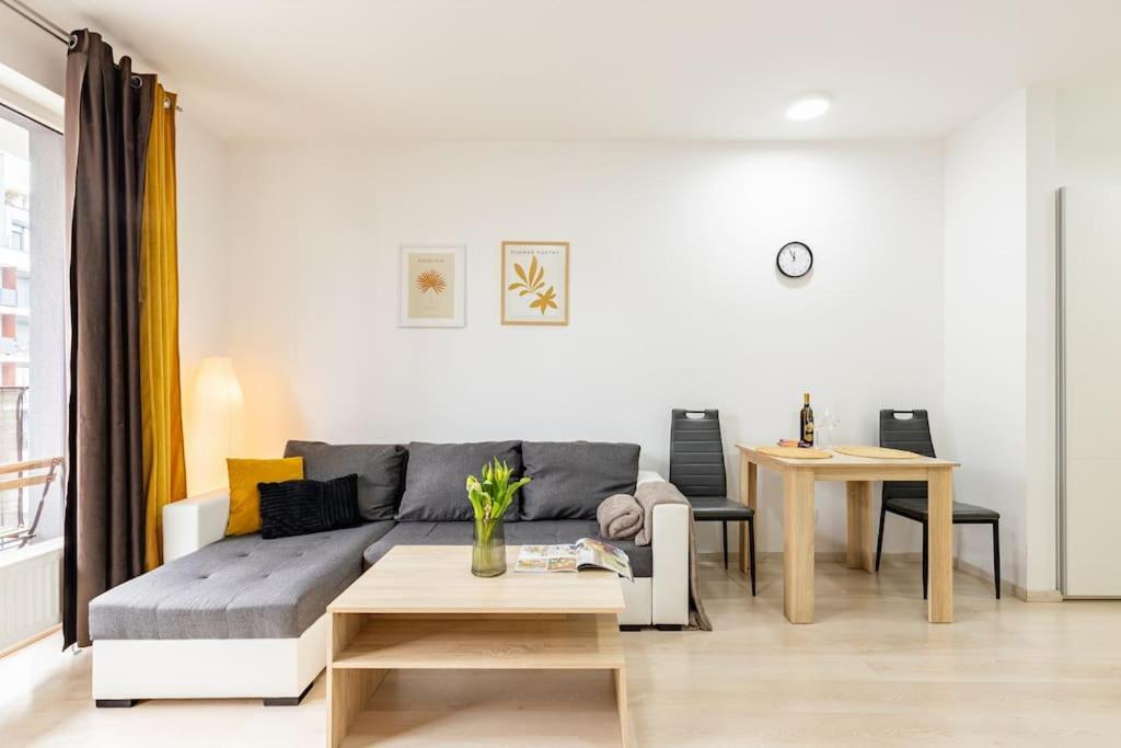 Cityscape Oasis: Active Studio Heaven براتسيلافا المظهر الخارجي الصورة